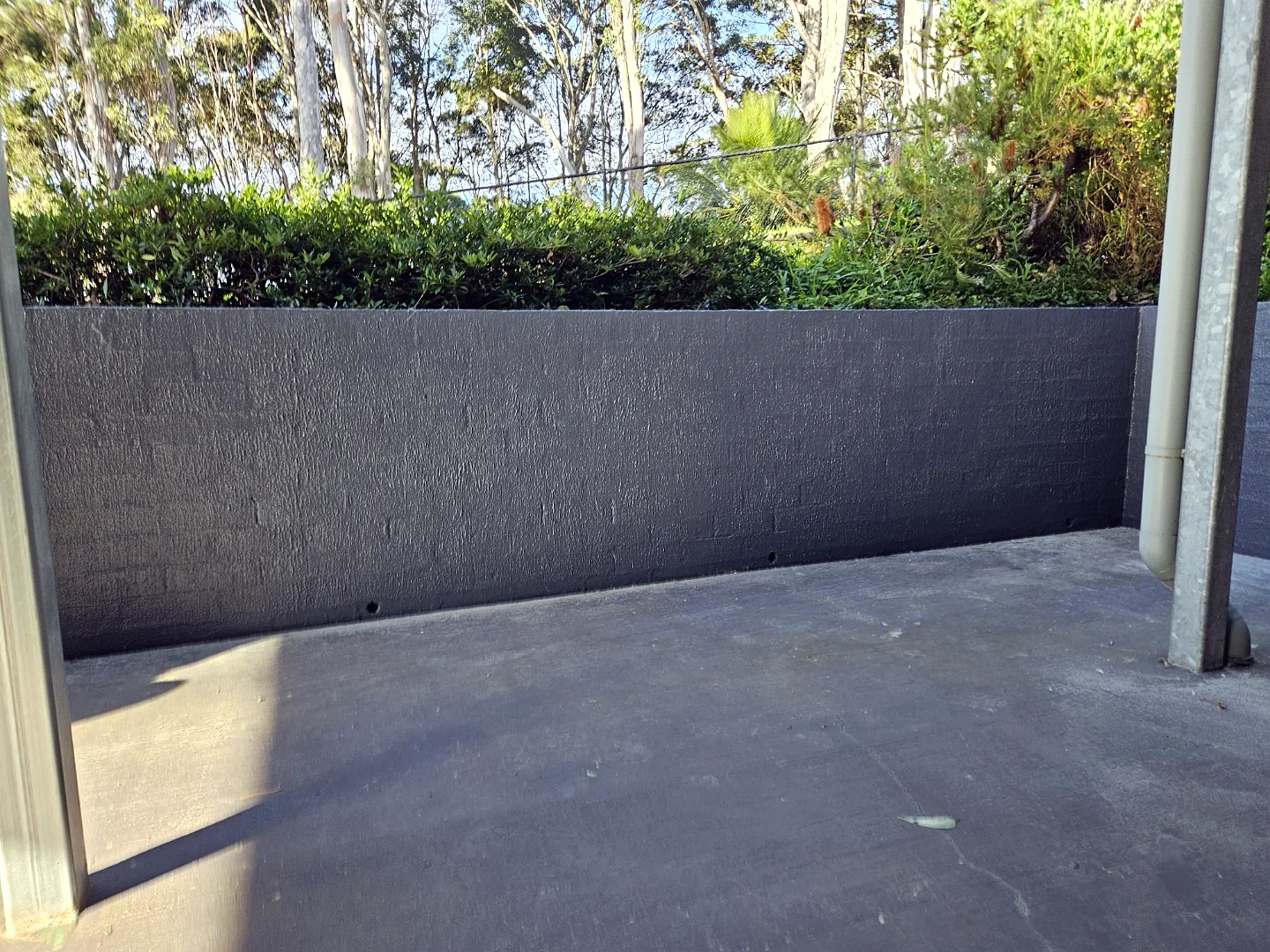 Painted retaining wall